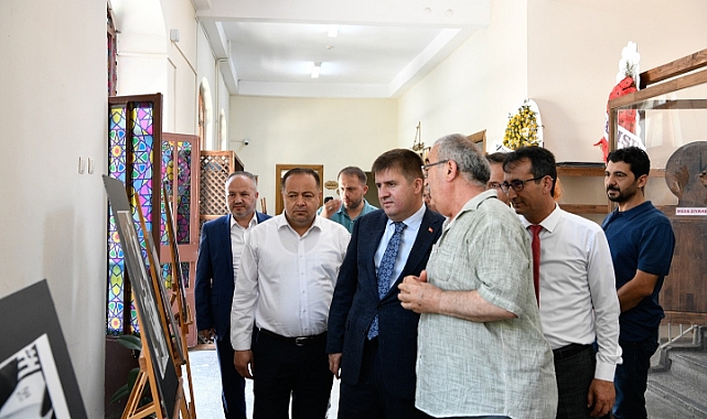 Vali Sarıibrahim Fotoğraf ve Antika Sergisini Gezdi