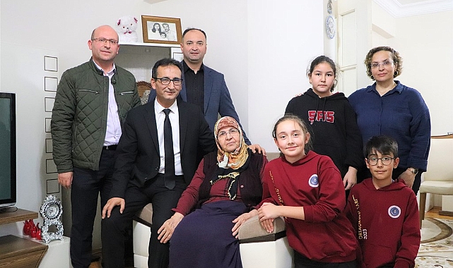 İl Müdürü Çalışkan, Şehit Öğretmenlerin Ailelerini Ziyaret Etti