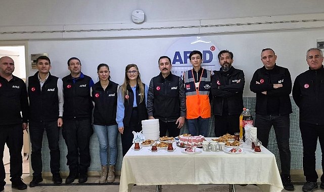 Karaman'da Yılın AFAD Gönüllüsüne Sürpriz Doğum Günü