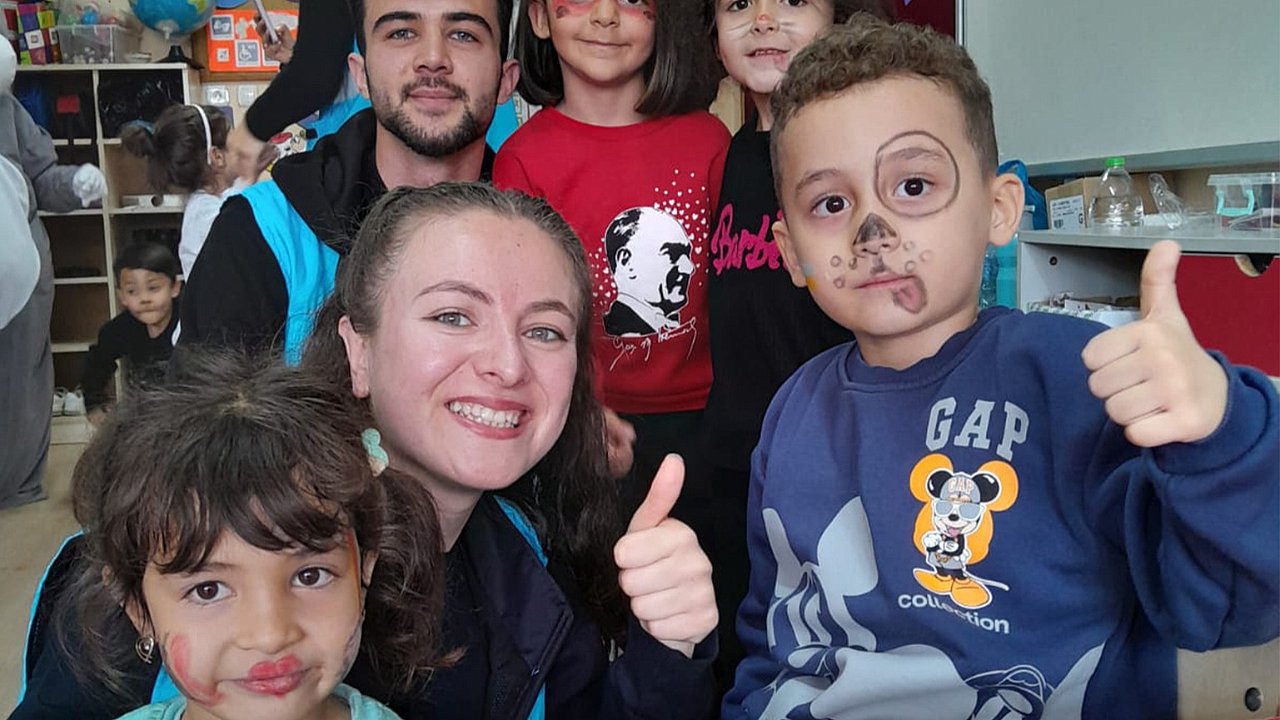 Oyun Arkadaşı Olarak Minik Kalplere Dokundular