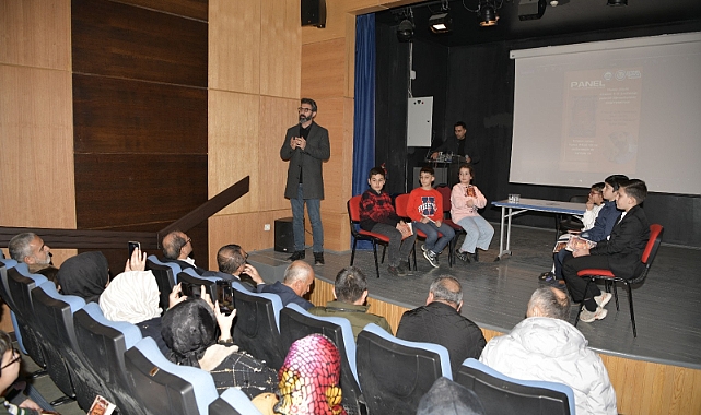 İlkokul Öğrencilerinden Kitap Paneli