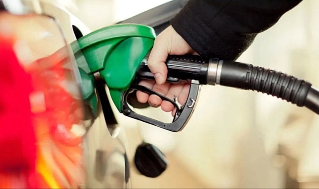 Akaryakıtta Tabela Değişti: Motorine Zam Geldi