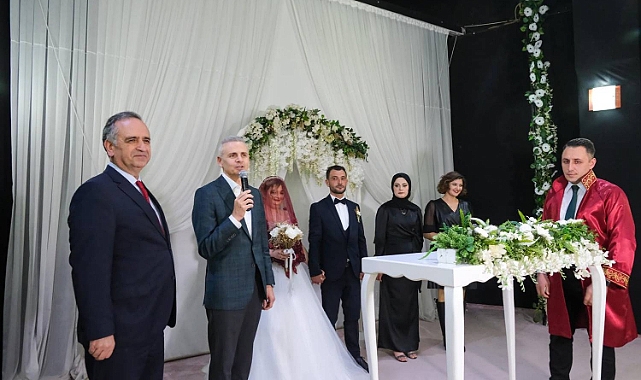 Vali Çiçekli, Gençlerin Nikâh Şahidi Oldu