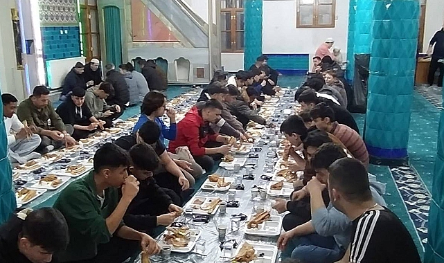 Halil Özdoğan Camii'nde Sahur Programı Düzenlendi