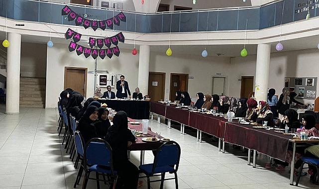 Kaymakam Erdoğan, Kursiyerlerle İftar Yaptı