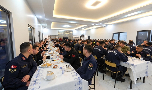 Vali Çiçekli, Jandarma Personeliyle İftarda Bir Araya Geldi