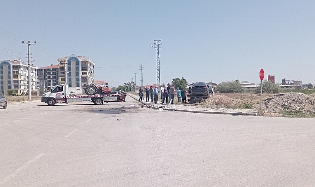 Karaman'da Otomobille Çarpışan Traktörün Sürücüsü Hayatını Kaybetti