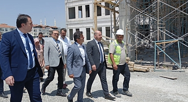 Vekil Sağlam, Sağlık Yatırımlarında İşi Sıkı Takip Ediyor