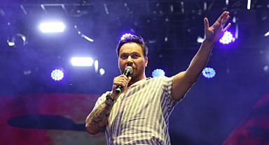 Karamanlılar Sinan Akçıl Konseri İle Coştu