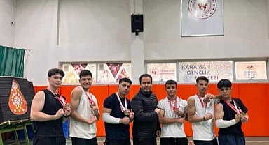 Okullar Arası Bilek Güreşi Turnuvasında TOKİ Anadolu Lisesi Karaman Birincisi Oldu