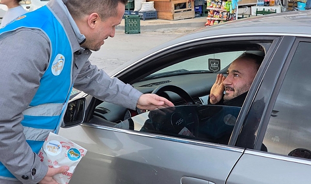 Vekil Eser, Kumanya Dağıttı. Gençlerle İftar Yaptı