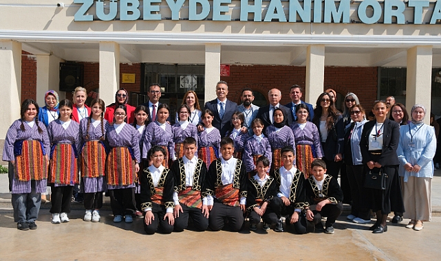 Vali Çiçek’ten Zübeyde Hanım Ortaokulu’na Bilim Fuarı Ziyareti