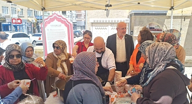 AK Parti Karaman Teşkilatından Vatandaşlara Aşure İkramı